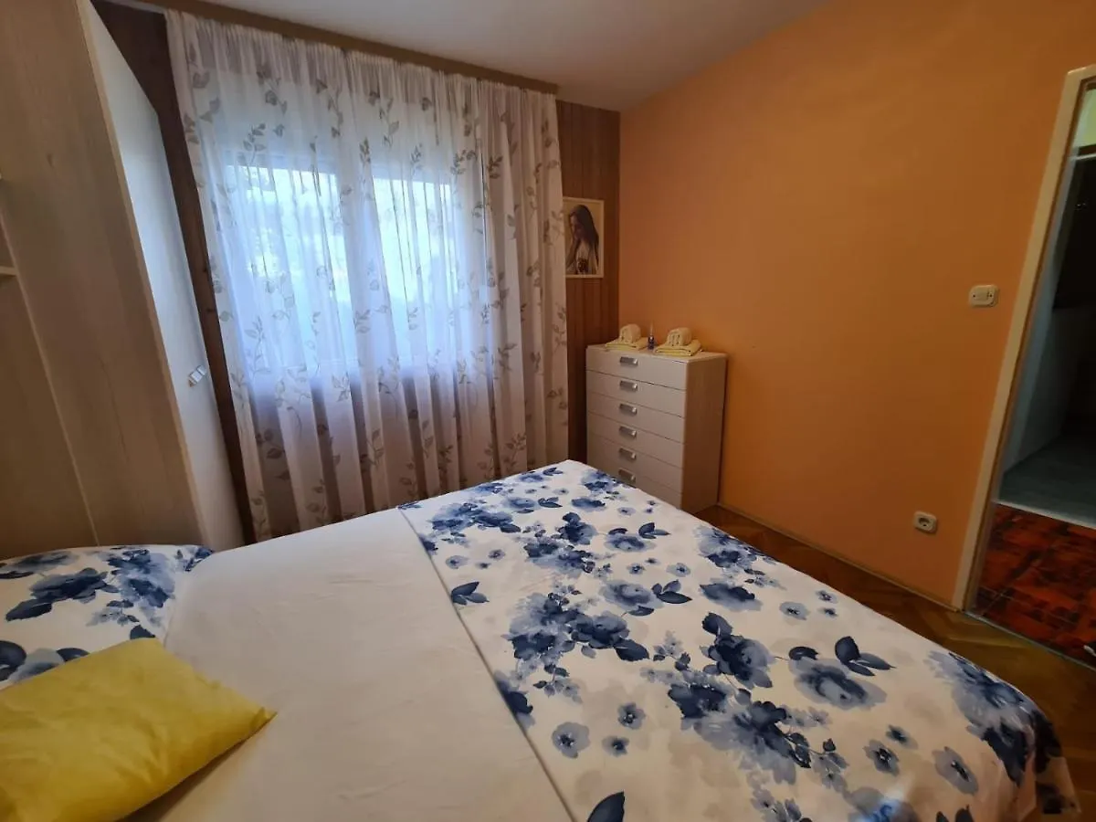 Apartmani Alena Trogir 0*,