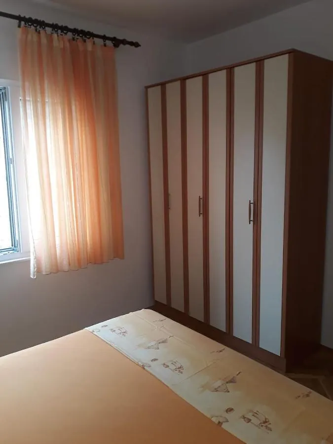 Apartmani Alena Trogir 0*,  Croatia